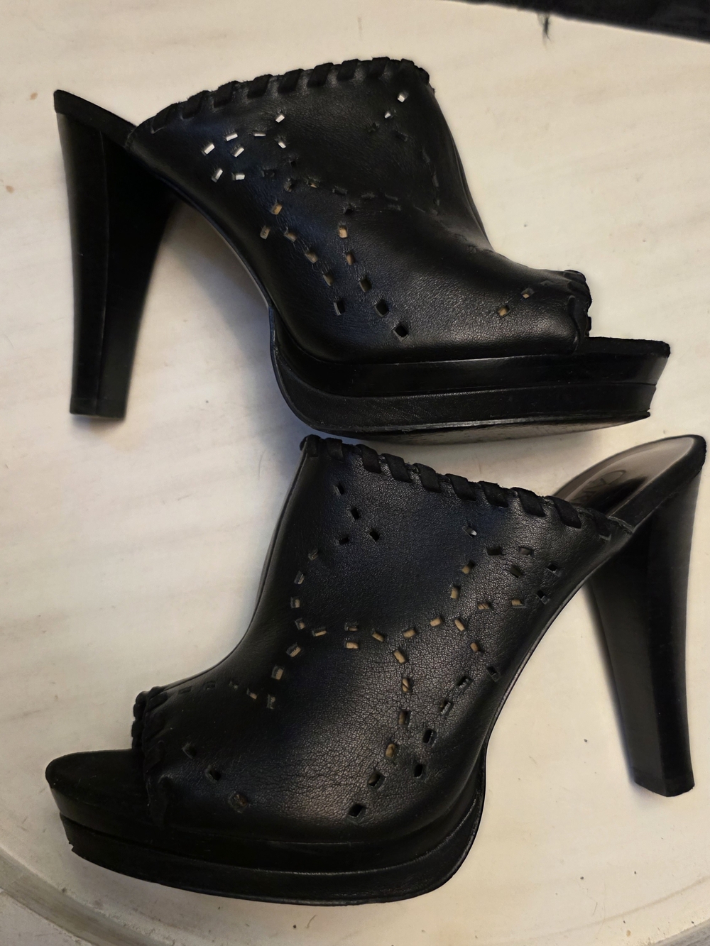 Carlos by Carlos Santana "Consuelo" Black Platform Open-Toe Mules. Size 7.5